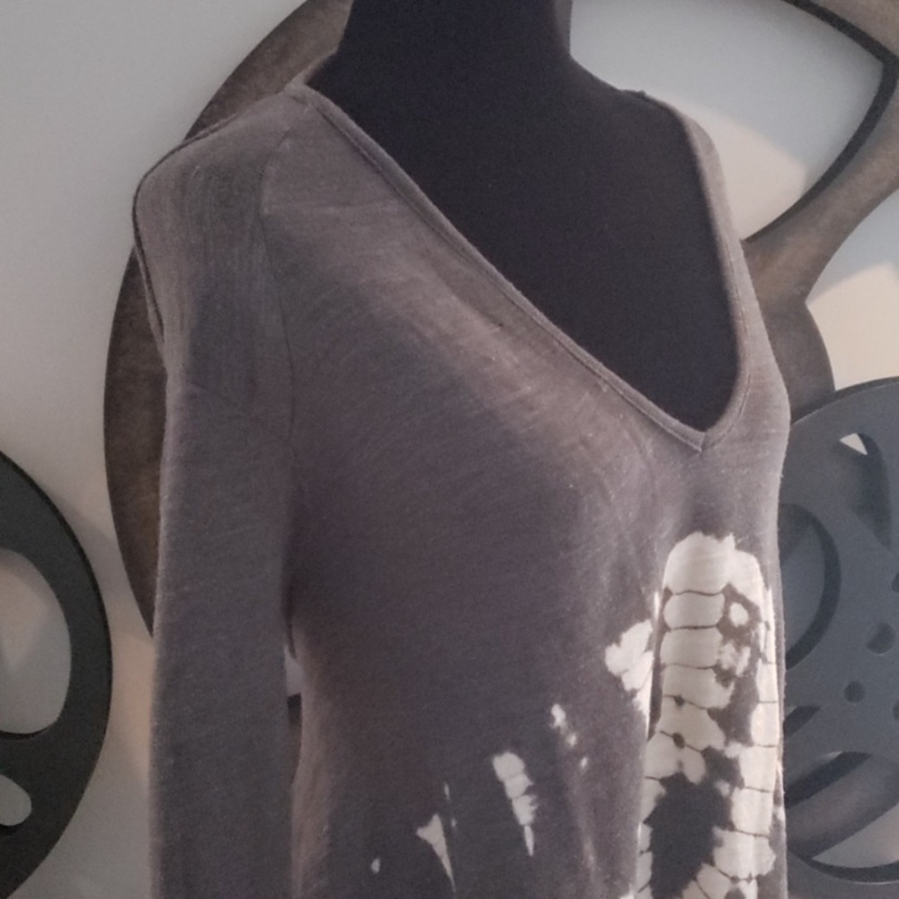Gray and white sweater by Young fabulous & broke. - Picture 4 of 5